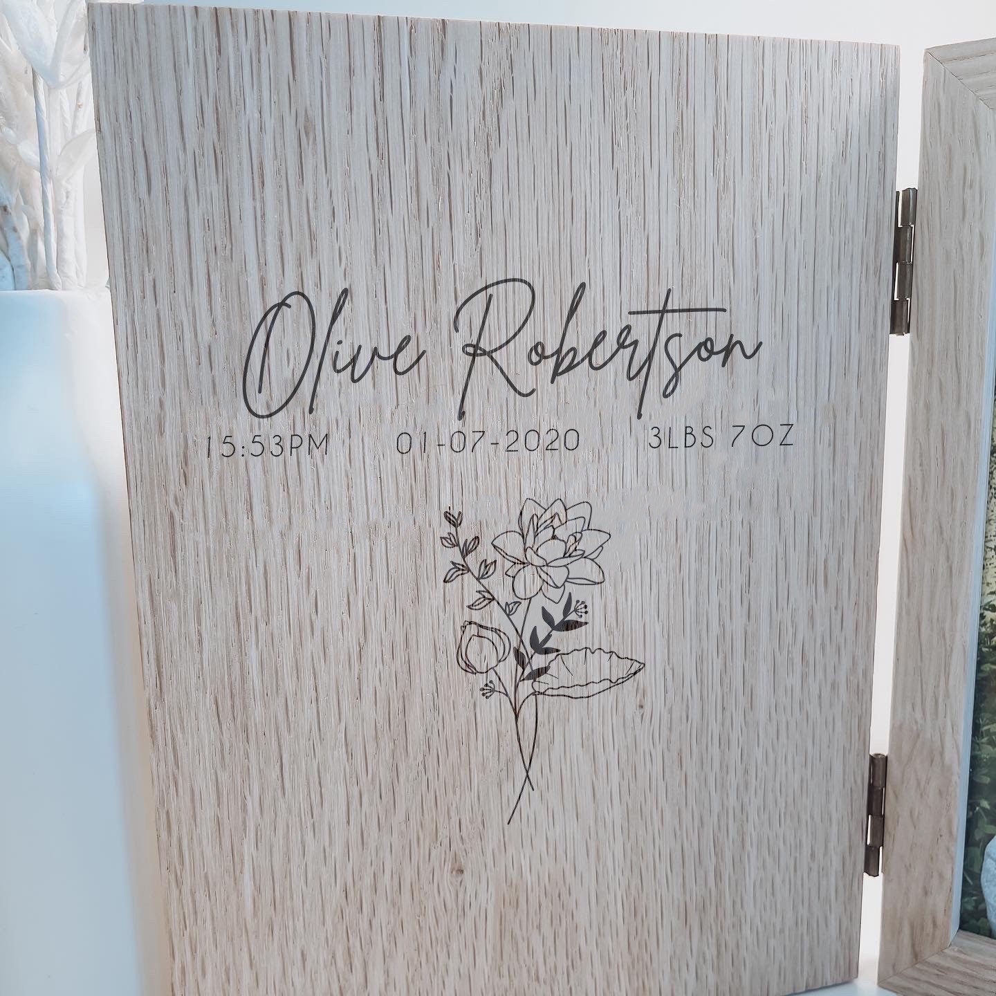 Personalised New Born Baby Birth Flower Photo Frame/ New Born Baby Gift/ Wooden Photo Frame with personalised engraving/ Solid Oak Wood