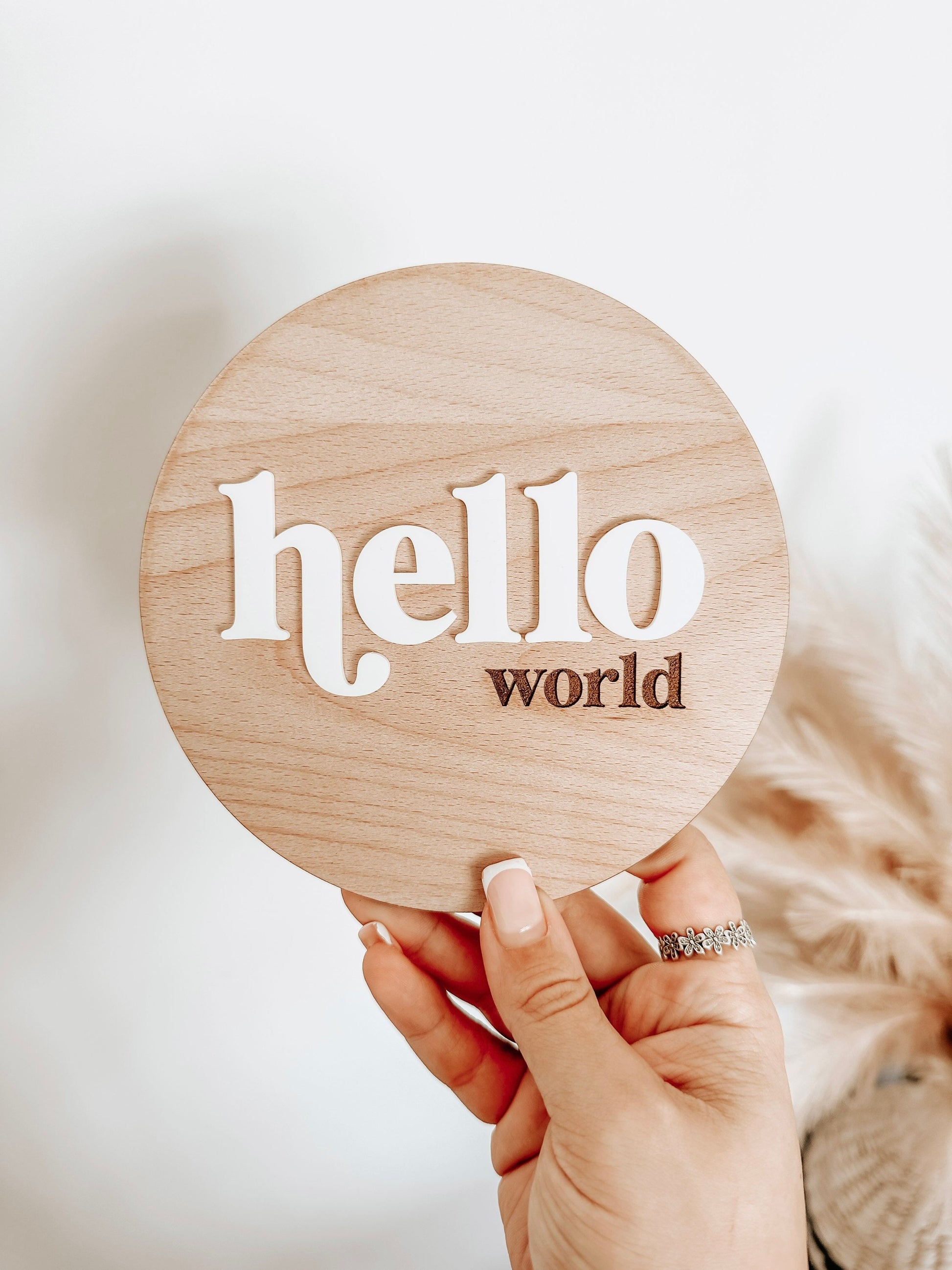 Wooden Hello World Baby Plaque. Keepsake Newborn Decoration. Wooden Baby Gift. Social Media Photo Prop Disc