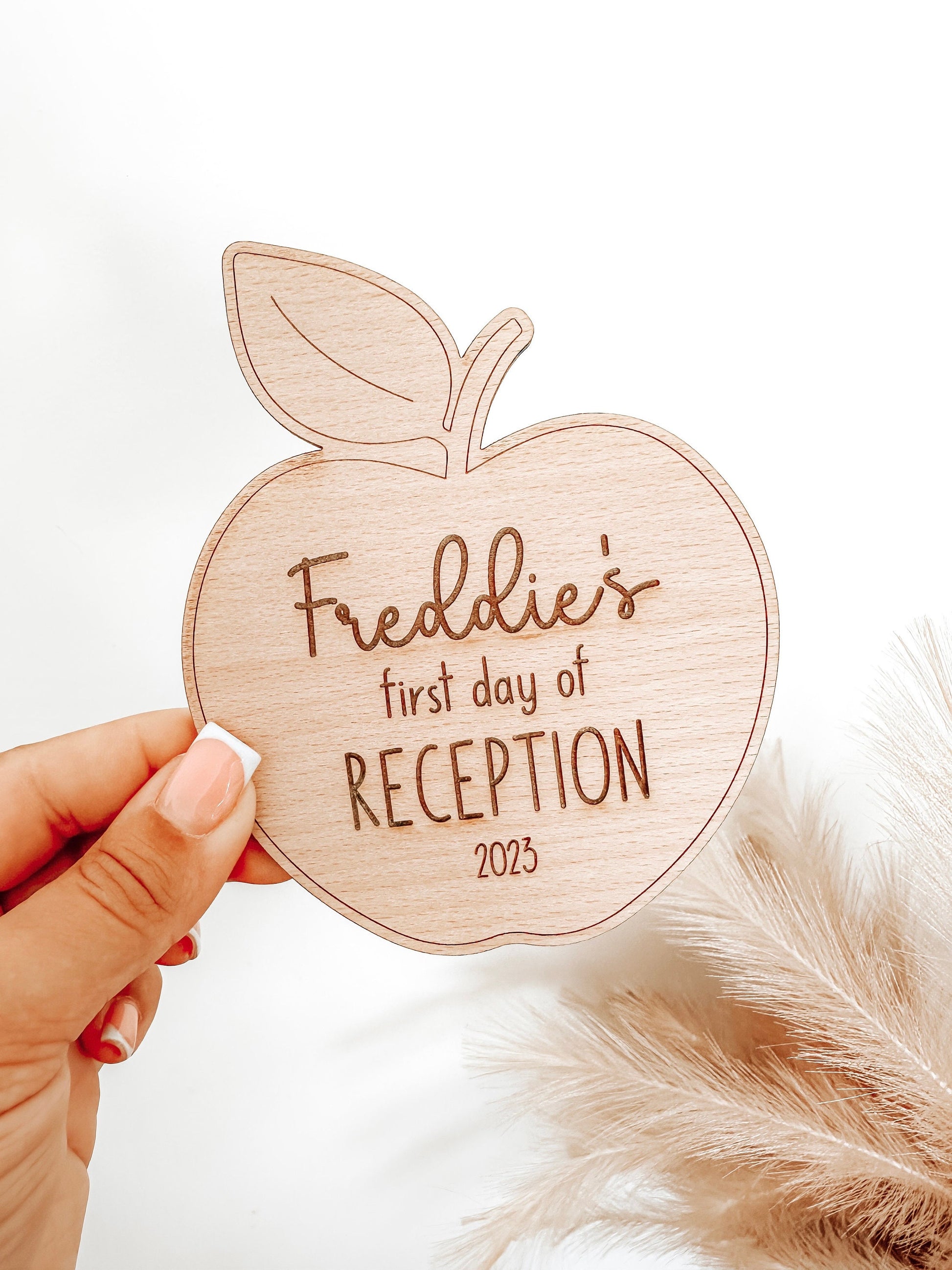 Wooden First Day of School Apple Plaque. Keepsake Childrens Decoration. Wooden Personalised Gift. Social Media Photo Prop Disc