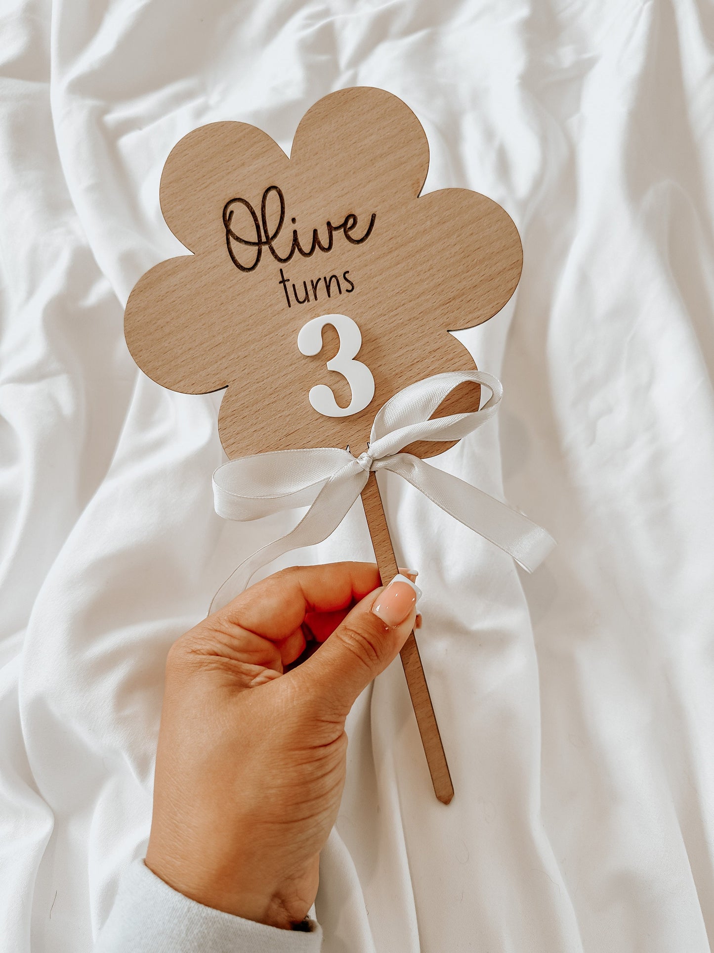 Wooden Flower Birthday Wand. Keepsake Decoration. Wooden Baby Gift. Social Media Photo Prop Disc. Milestone plaques.