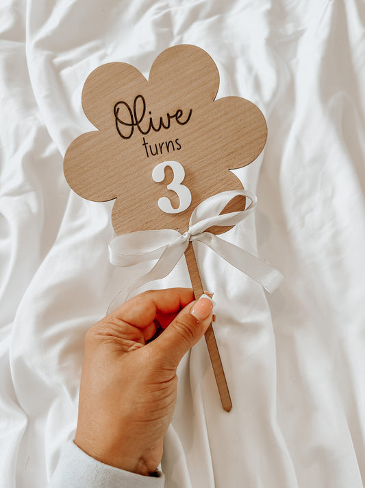 Wooden Flower Birthday Wand. Keepsake Decoration. Wooden Baby Gift. Social Media Photo Prop Disc. Milestone plaques.