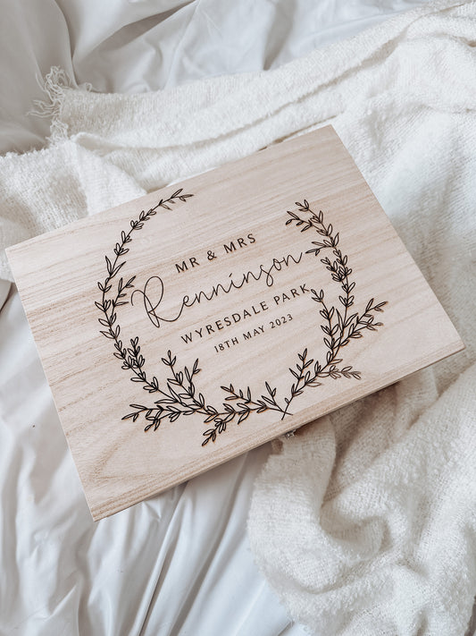 Personalised Wooden Wedding Wreath Keepsake Box