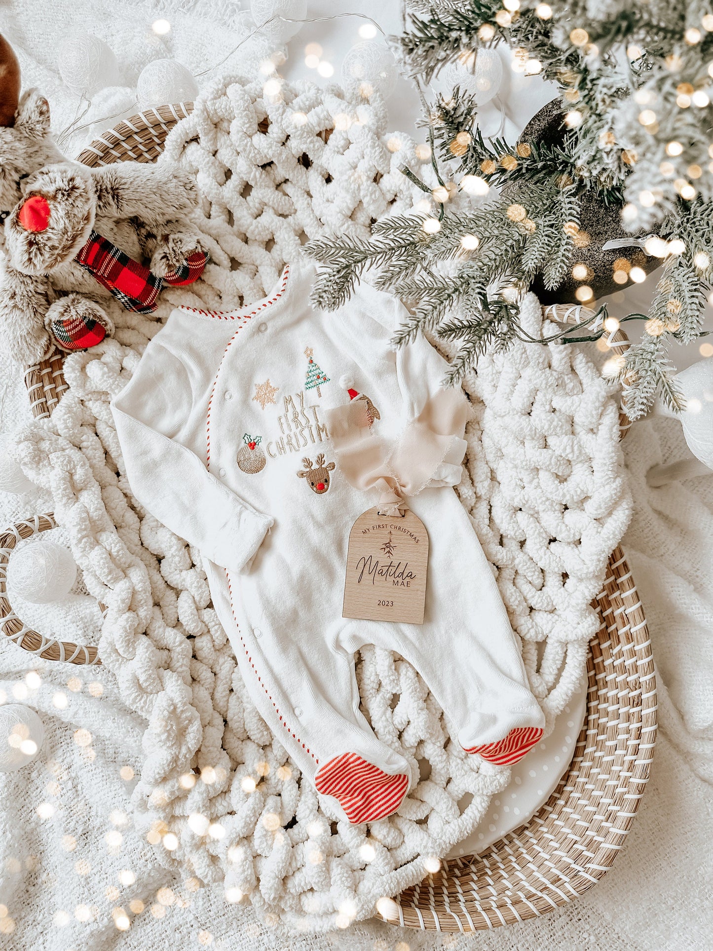 Personalised Engraved Baby's First Christmas Name Plaque. Keepsake Christmas Decoration. Wooden Baby Gift. Social Media Photo Prop Disc